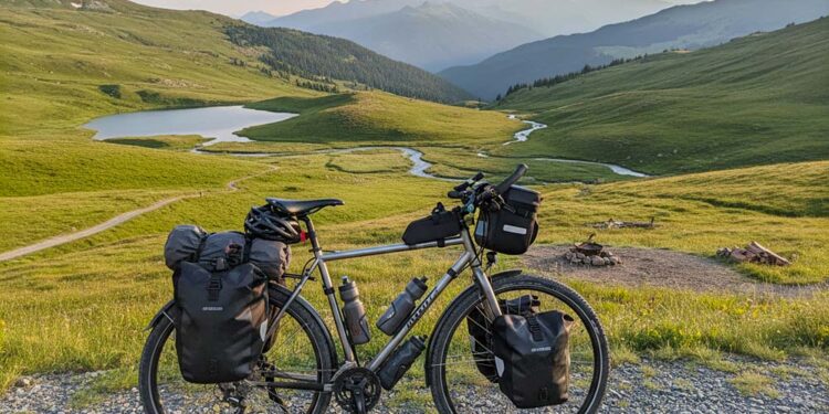 Trekkingrad für eine lange Fahrradtour