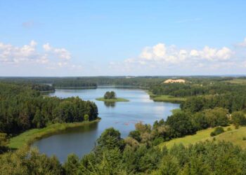 Fahrradfahren durch die Masuren in Polen (depositphotos.com)