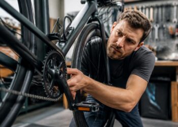 Fahrrad knackt beim Treten – Ursachen finden und Geräusche richtig beheben